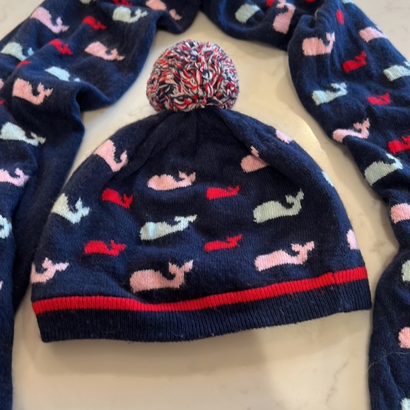 Girls one size hat & scarf from vineyard vines - Picture 2 of 6